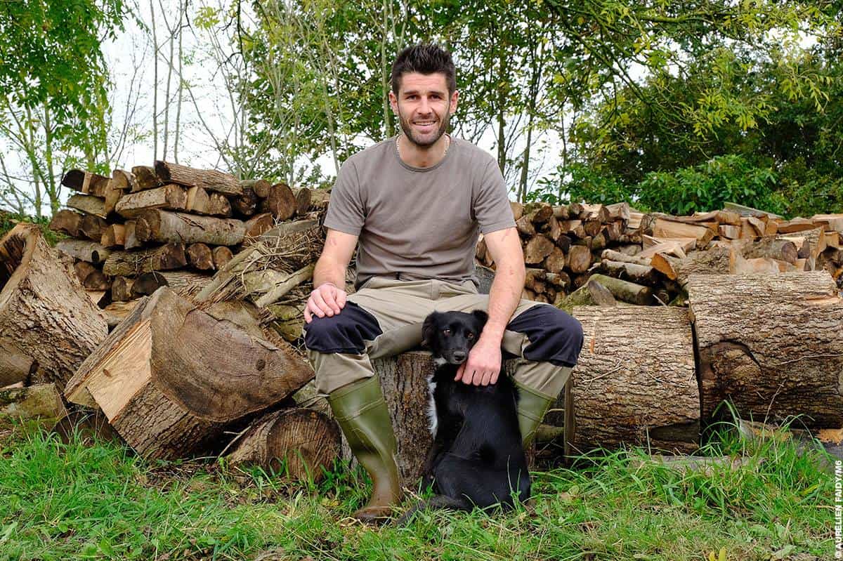 Breton L Amour Est Dans Le Pré Emeric, footballeur de District et candidat de "L'amour est dans le pré"